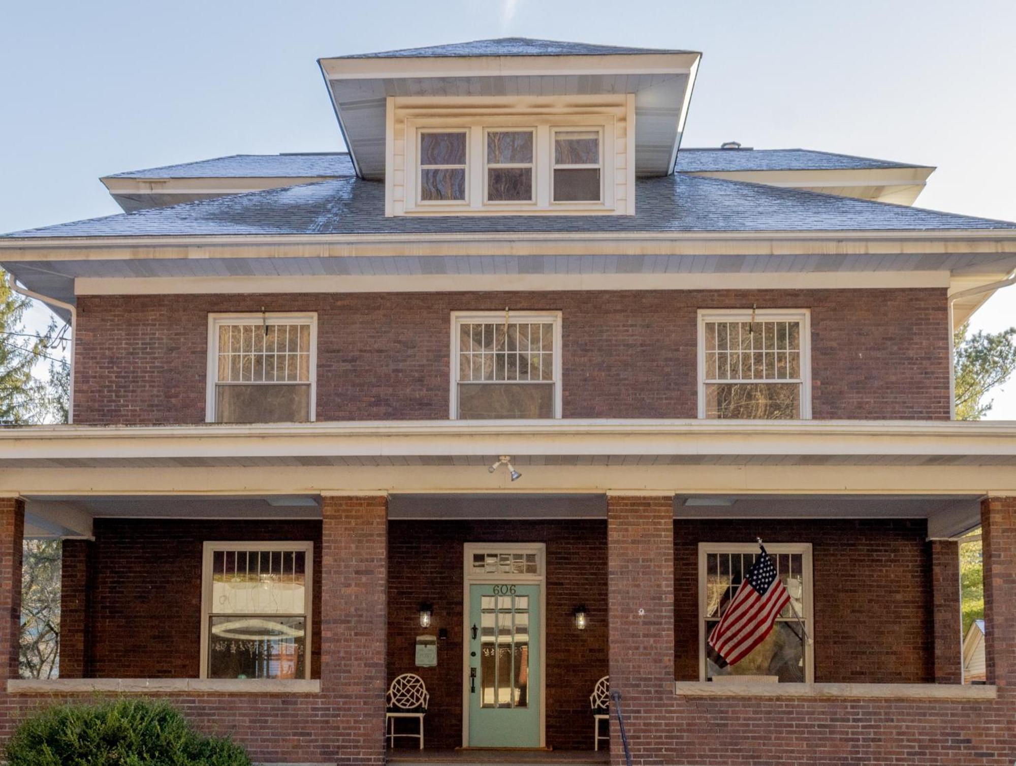 Elk River Hotel & Cafe Sutton 外观 照片